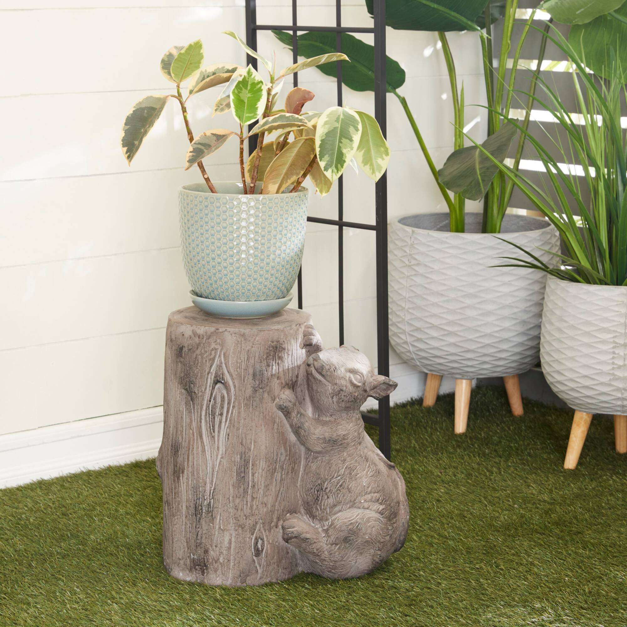 Brown MGO Modern Farmhouse Garden Sculpture, 16" x 16" x 9"